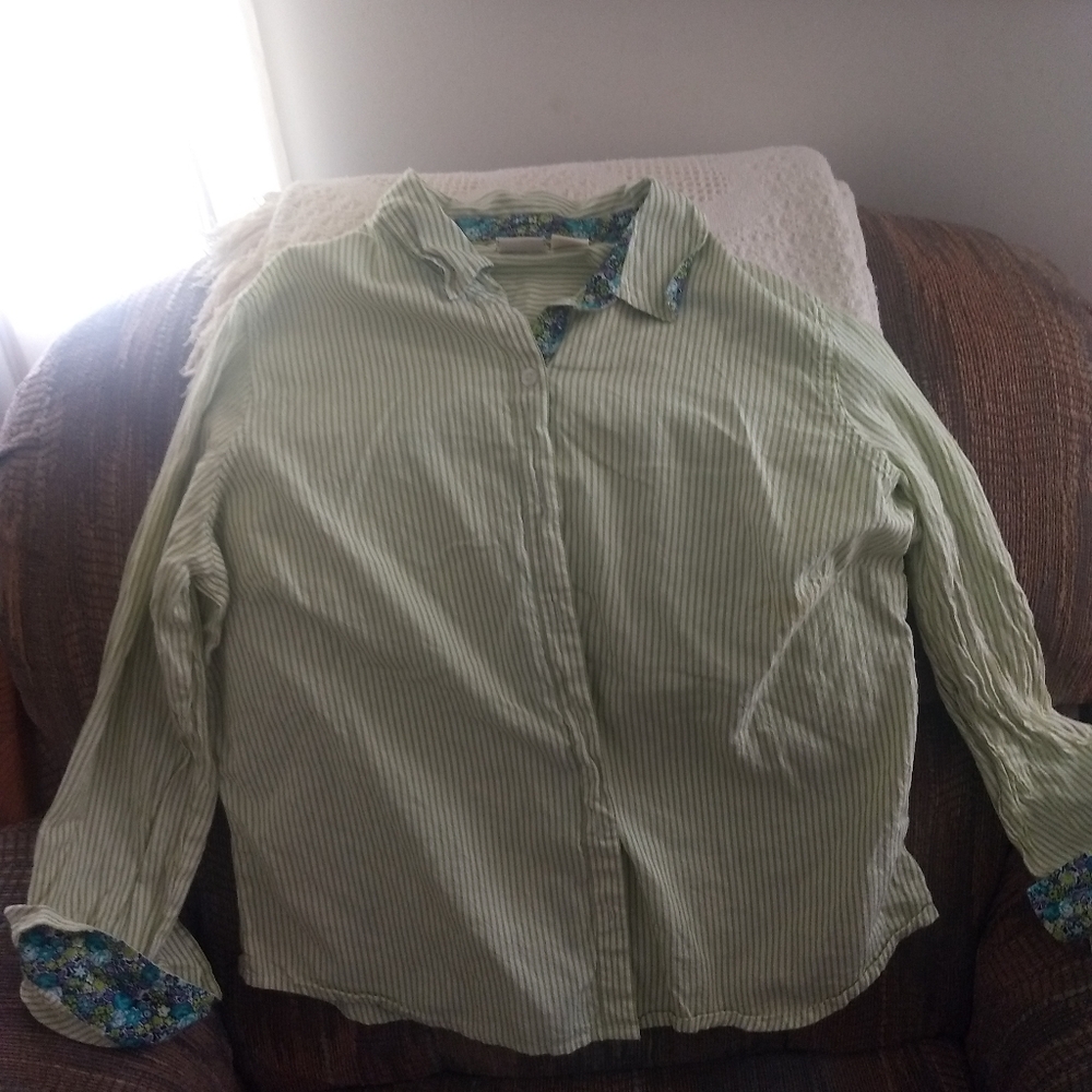 Lg button down top - Picture 3 of 3